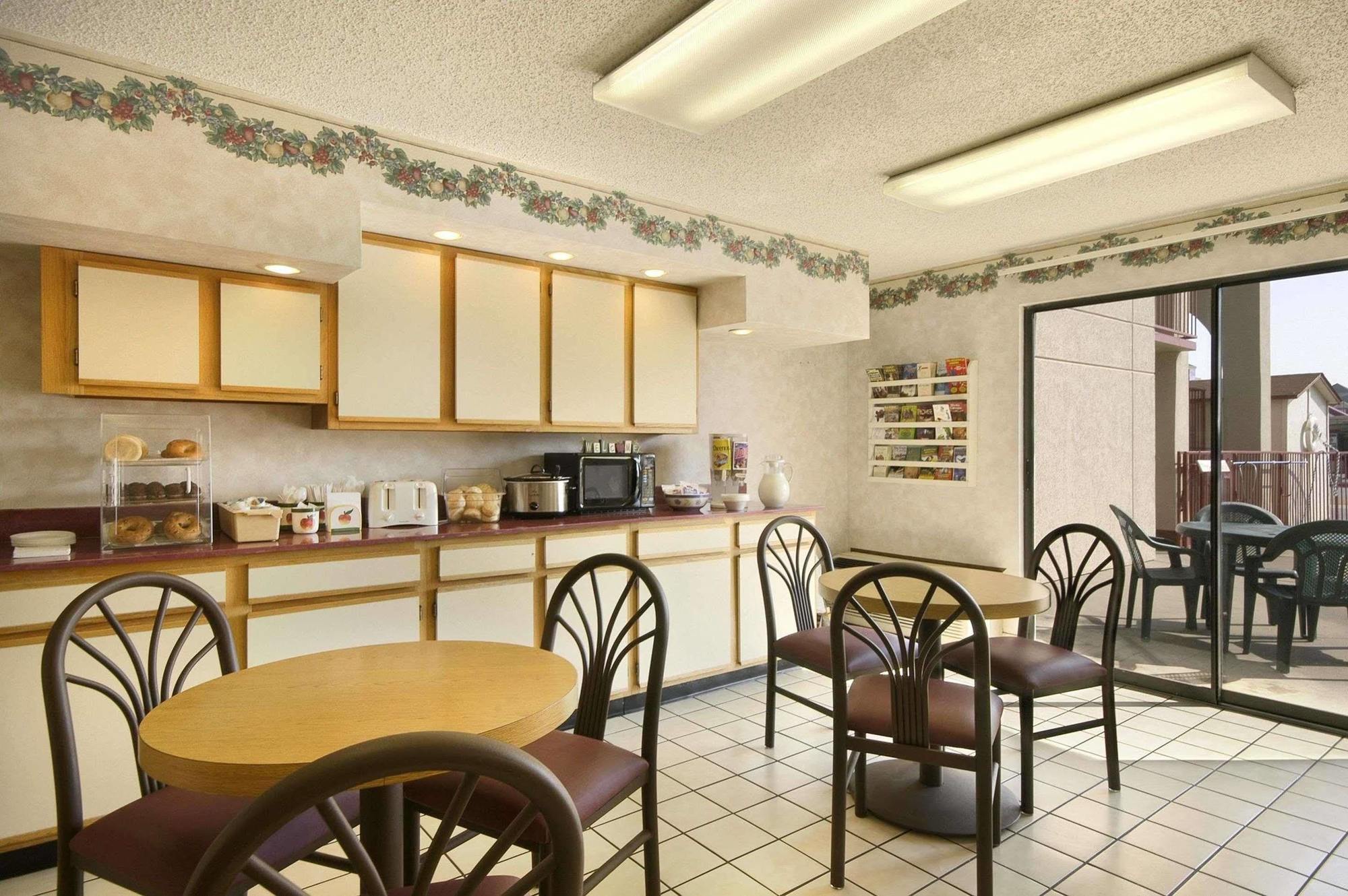 Super 8 by Wyndham Springdale AR Motel Eksteriør bilde